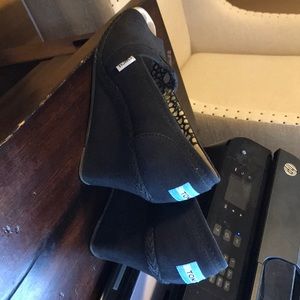 Black Wedge Toms